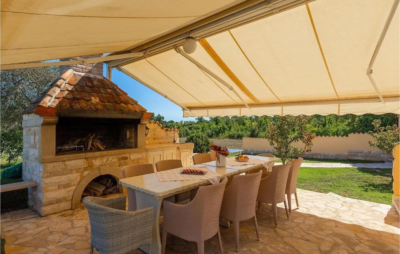 Villa Divina Medulin 0*,  Croatia