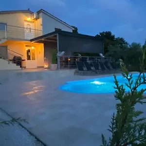 Ferienhaus Aleya FERIENHAUS mit Pool, Medulin